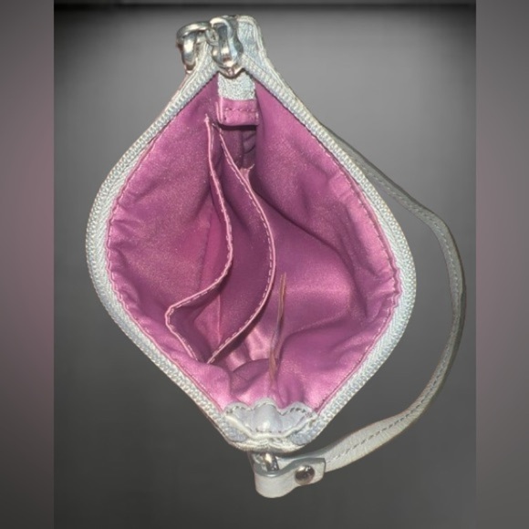 COACH MADISON JACQUARD/NEEDLEPOINT OP ART SMALL WRISTLET - Picture 4 of 5